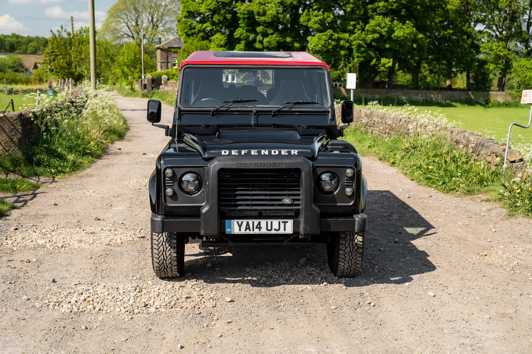 2014 Land Rover Defender 110 - Image 11 of 31