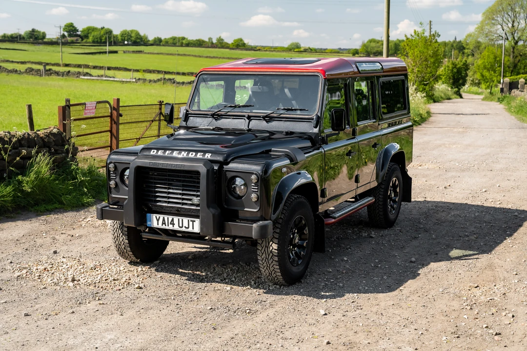 2014 Land Rover Defender 110 - Image 12 of 31