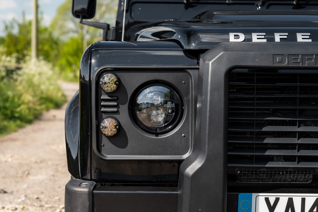 2014 Land Rover Defender 110 - Image 22 of 31