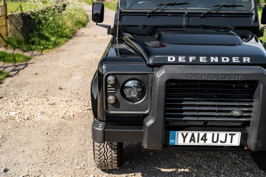 2014 Land Rover Defender 110 - Image 23 of 31