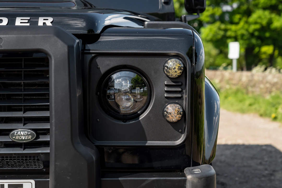 2014 Land Rover Defender 110 - Image 26 of 31