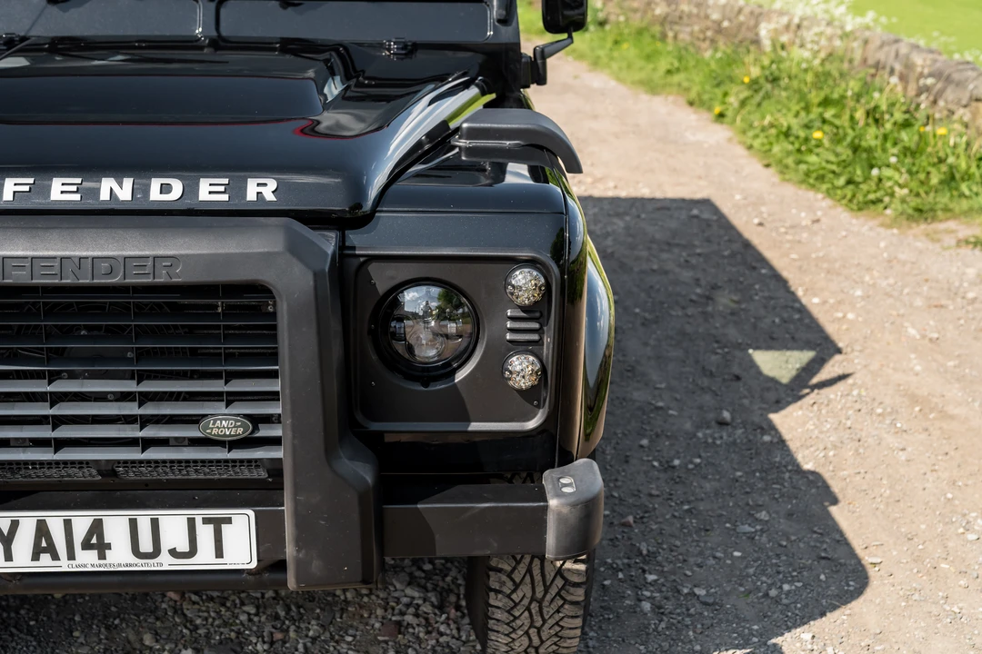 2014 Land Rover Defender 110 - Image 28 of 31