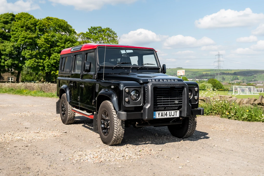 2014 Land Rover Defender 110 - Image 10 of 31