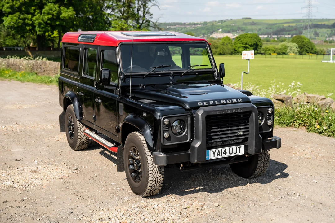 2014 Land Rover Defender 110 - Image 16 of 31