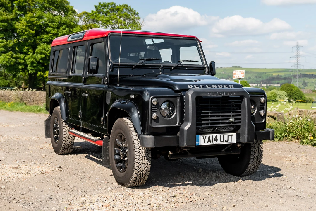 2014 Land Rover Defender 110 - Image 2 of 31
