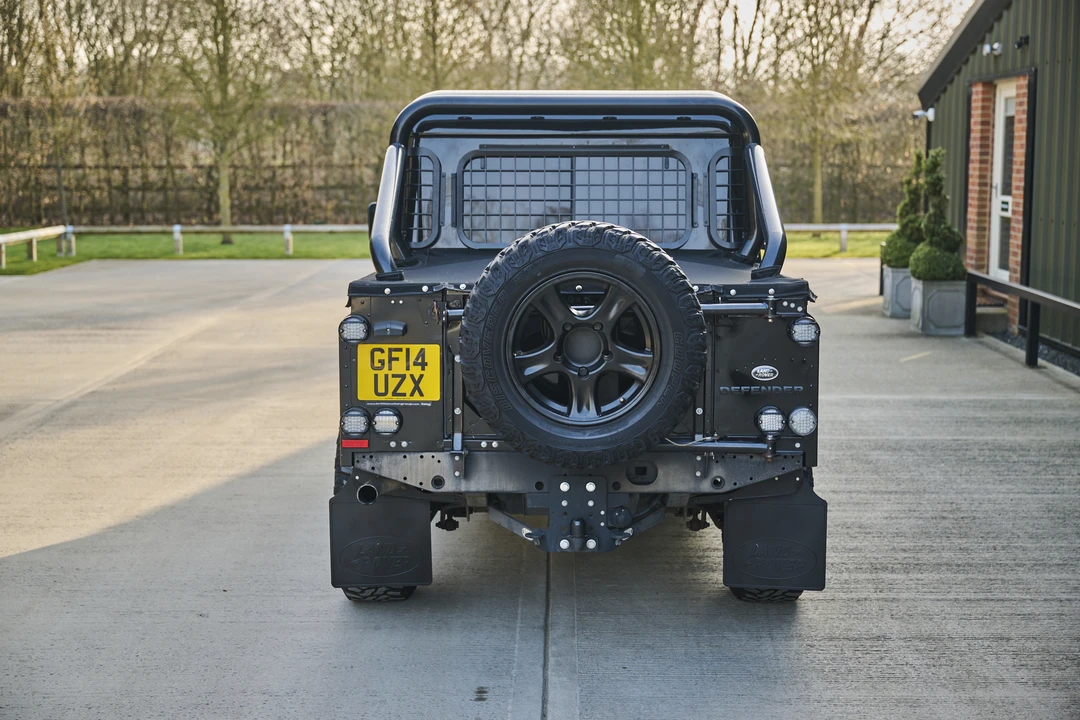 2014 Land Rover Defender 110 - Image 7 of 31