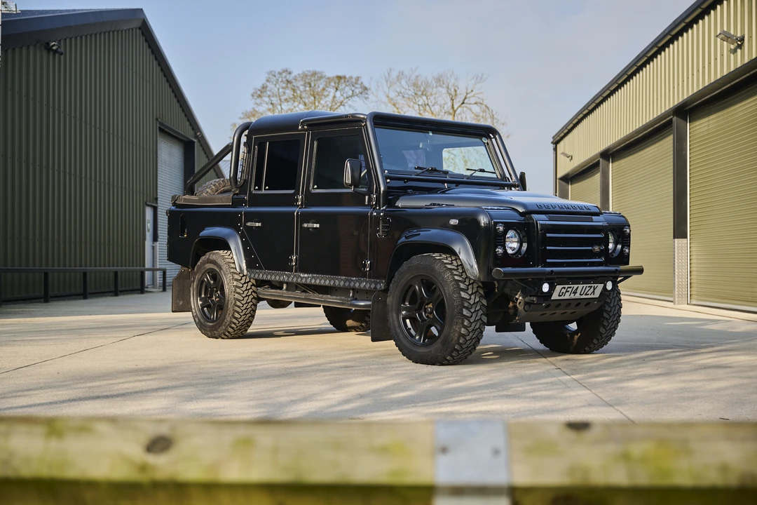 2014 Land Rover Defender 110 - Image 10 of 31