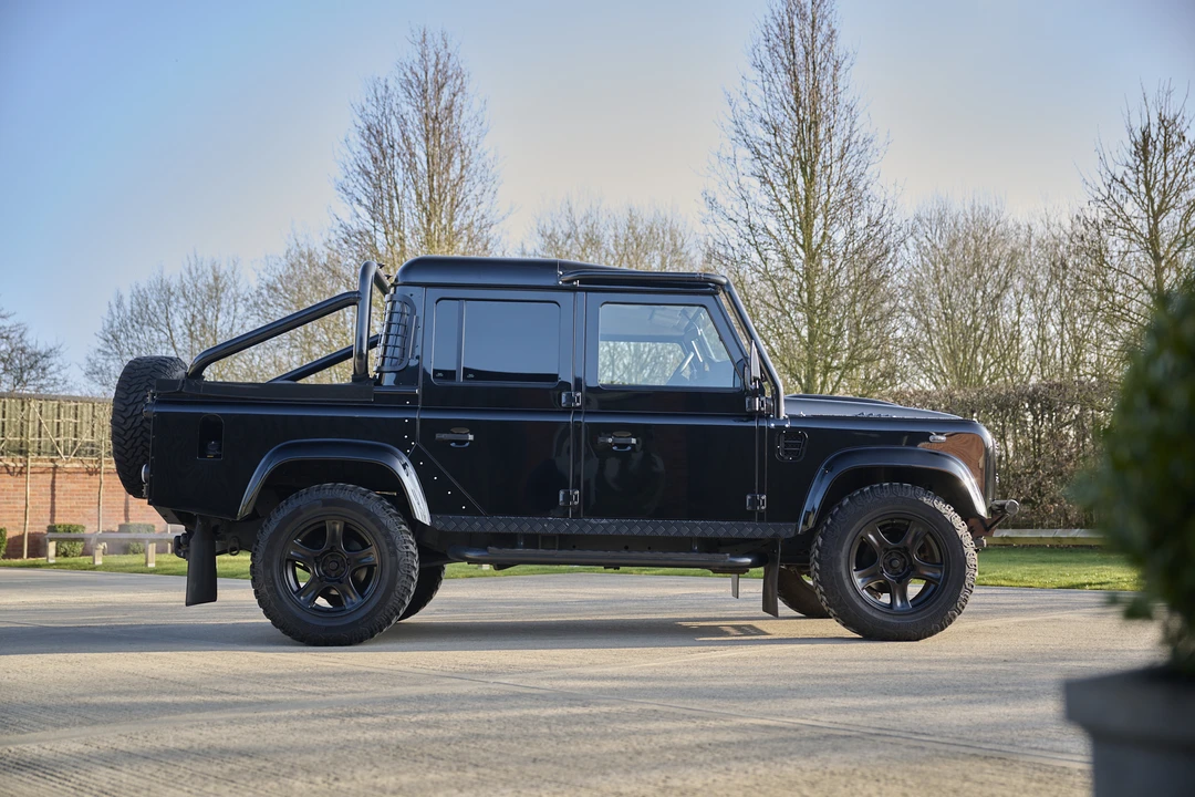 2014 Land Rover Defender 110 - Image 9 of 31