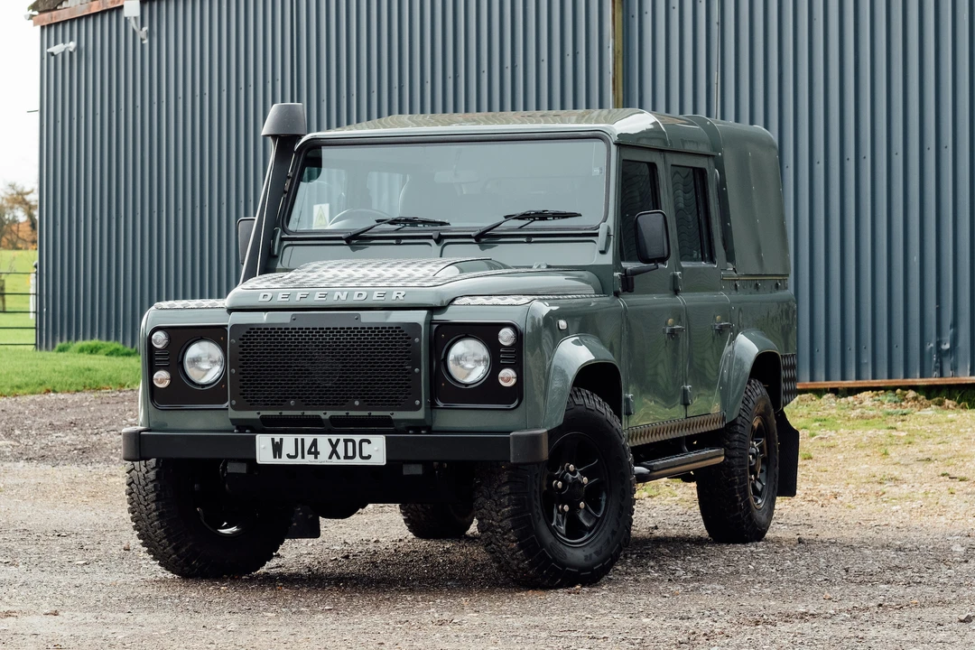 2014 Land Rover Defender 110 - Image 10 of 31