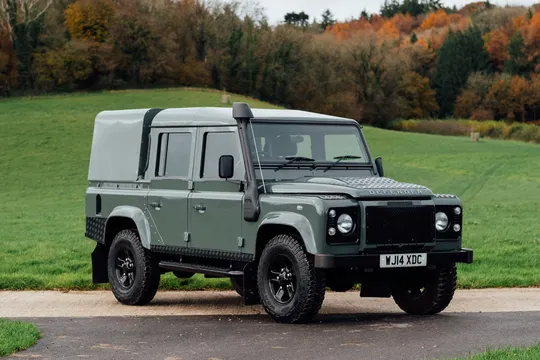 2014 Land Rover Defender 110 - Image 3 of 31