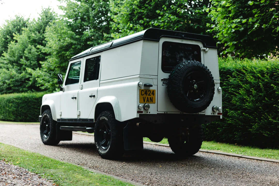 2014 Land Rover Defender 110 - Image 12 of 31
