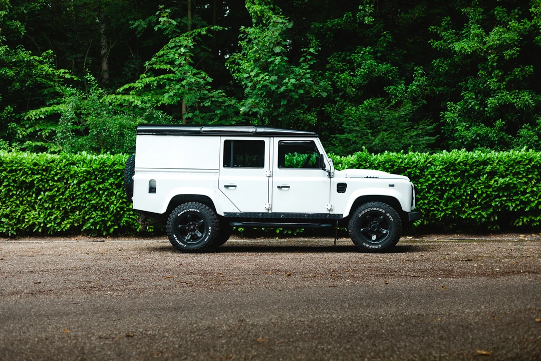 2014 Land Rover Defender 110 - Image 14 of 31