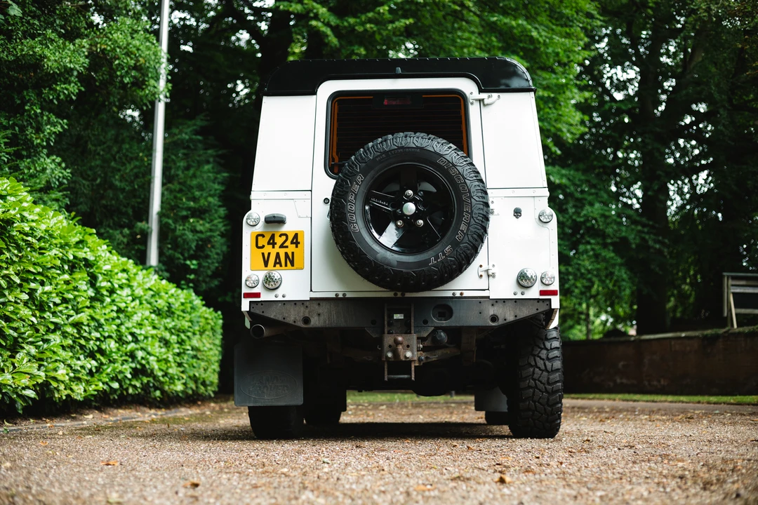2014 Land Rover Defender 110 - Image 27 of 31