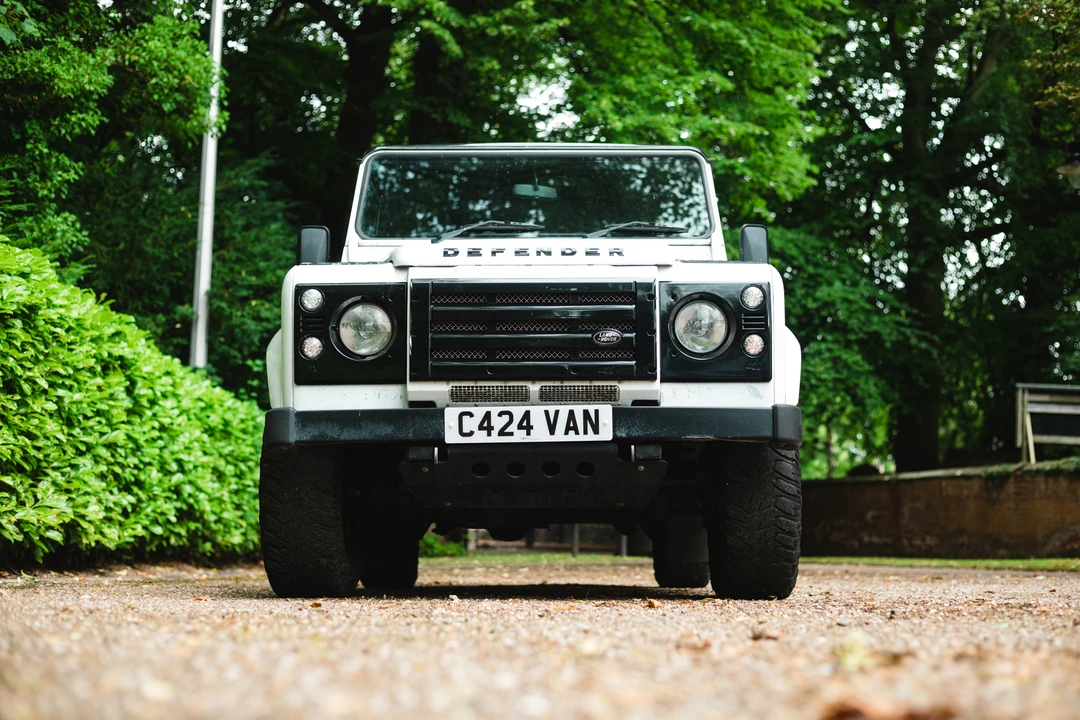 2014 Land Rover Defender 110 - Image 16 of 31