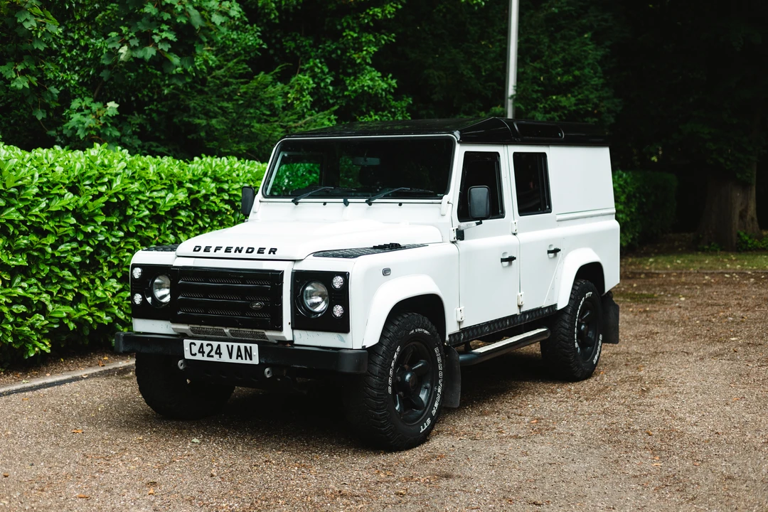 2014 Land Rover Defender 110 - Image 10 of 31
