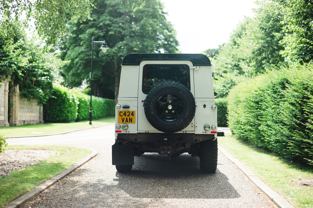 2014 Land Rover Defender 110 - Image 7 of 31