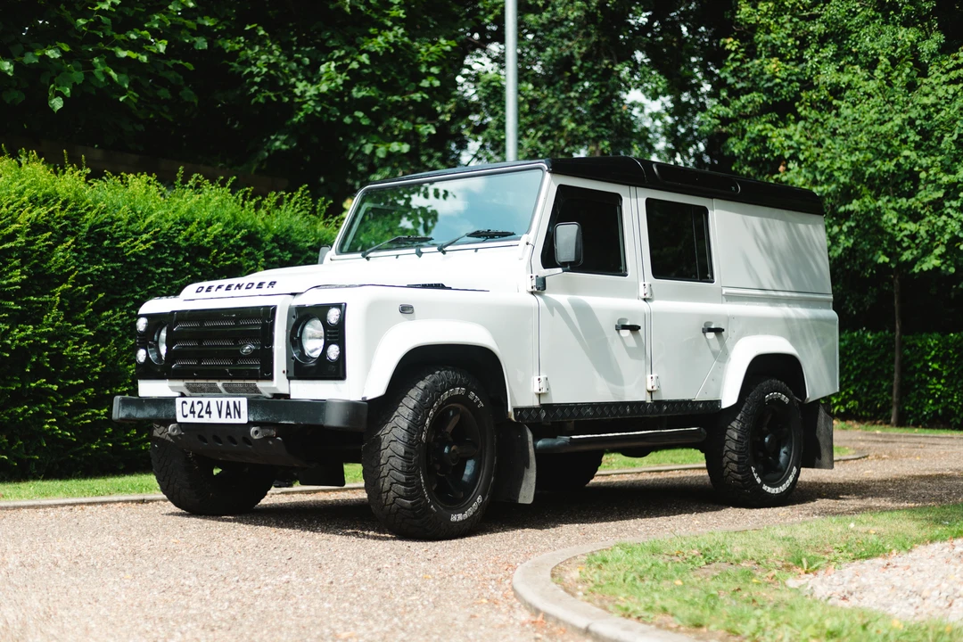 2014 Land Rover Defender 110 - Image 4 of 31