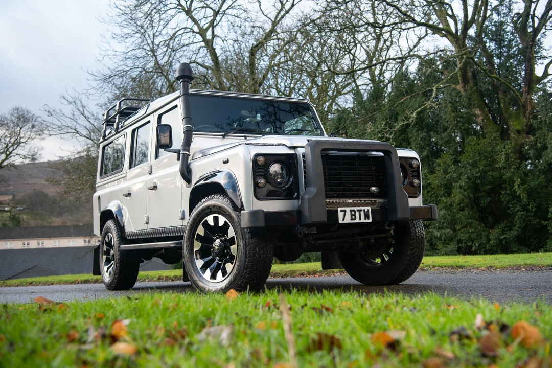2014 Land Rover Defender 110 - Image 10 of 31