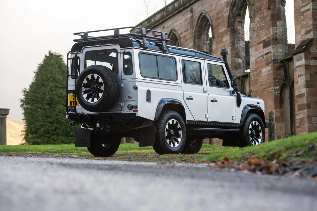 2014 Land Rover Defender 110 - Image 12 of 31