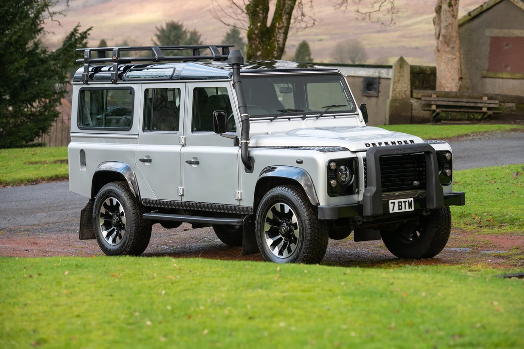 2014 Land Rover Defender 110 - Image 16 of 31