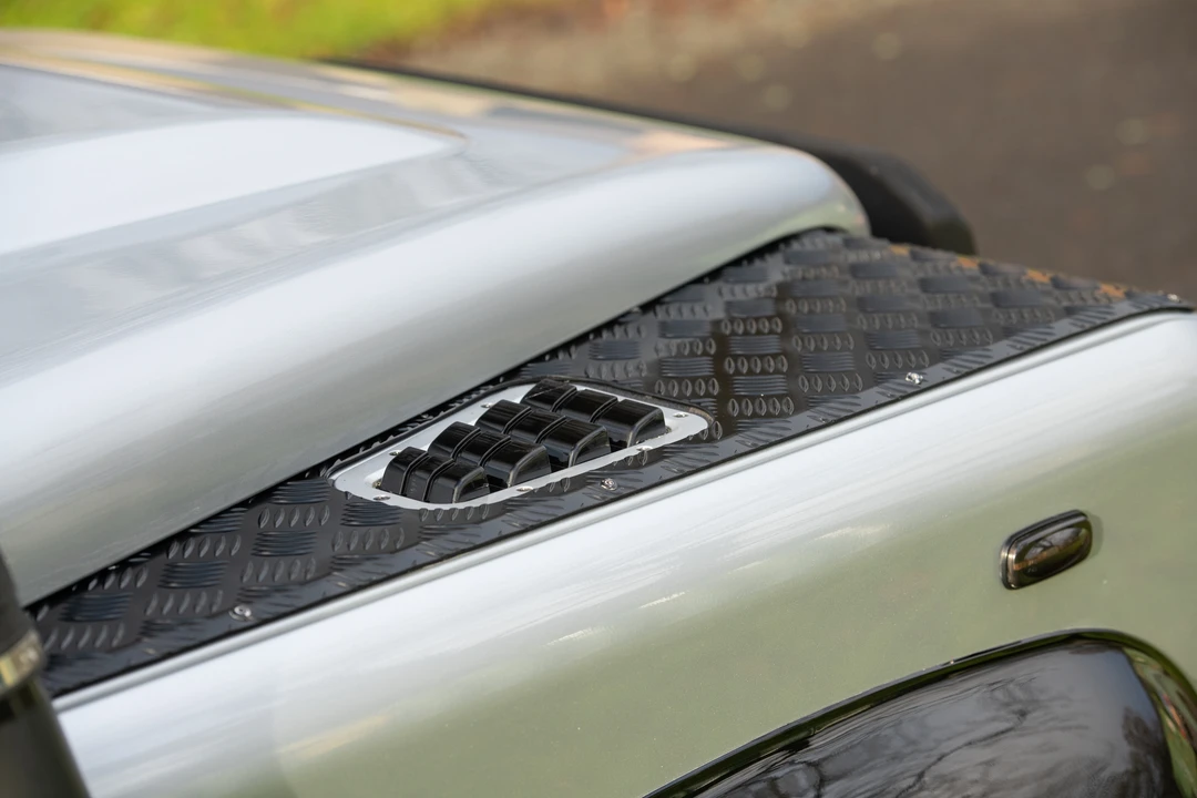2014 Land Rover Defender 110 - Image 17 of 31