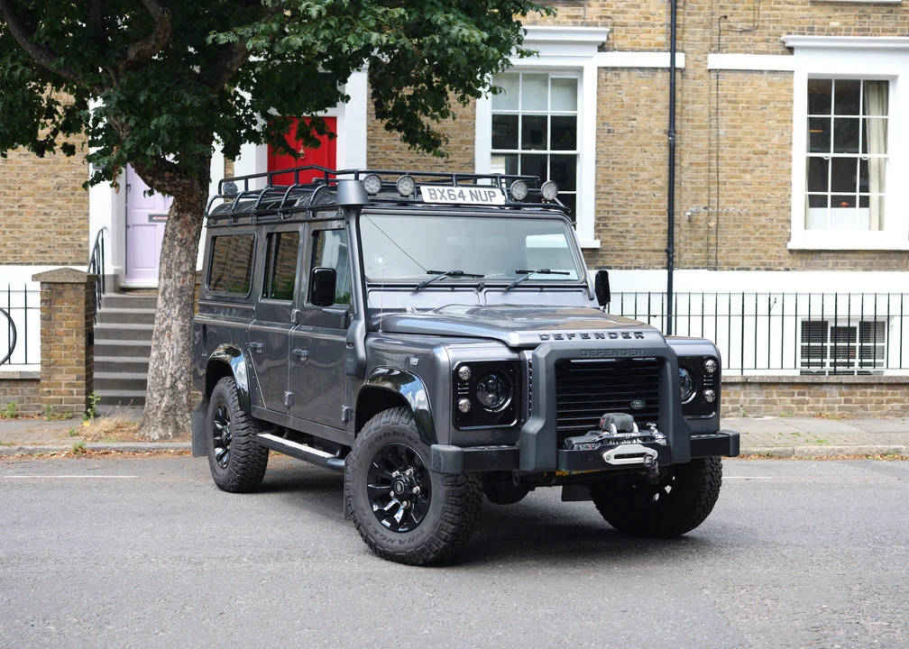 2014 Land Rover Defender 110 - Image 10 of 31
