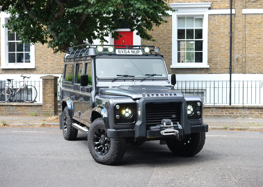 2014 Land Rover Defender 110 - Image 15 of 31