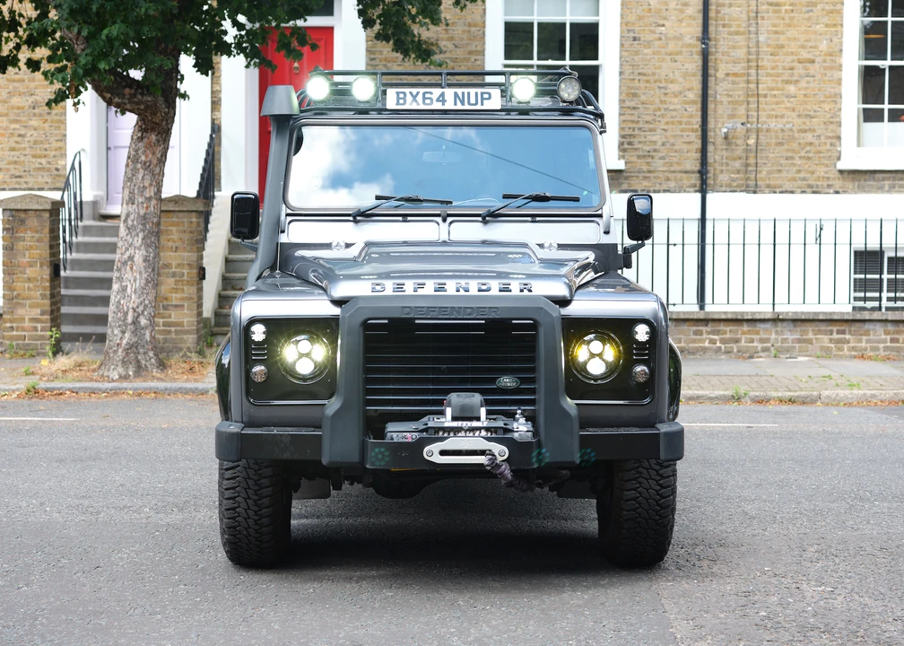 2014 Land Rover Defender 110 - Image 3 of 31