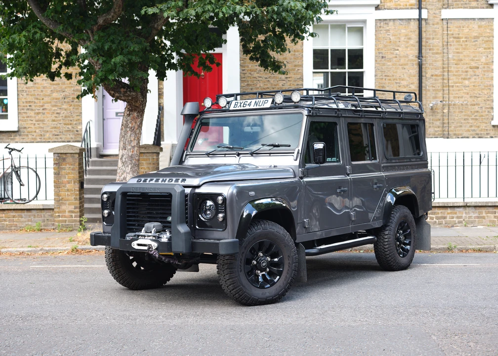 2014 Land Rover Defender 110 - Image 4 of 31