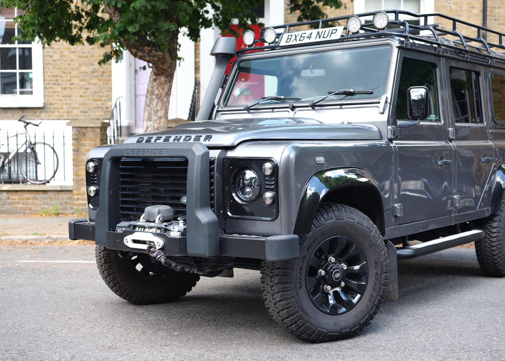2014 Land Rover Defender 110 - Image 16 of 31
