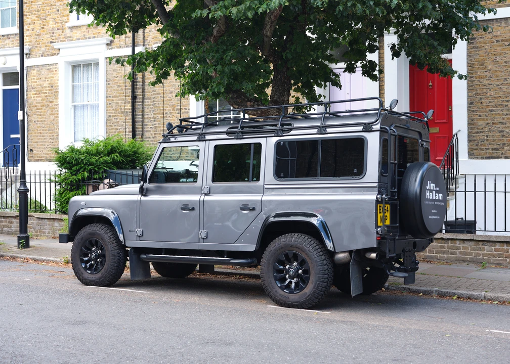 2014 Land Rover Defender 110 - Image 12 of 31
