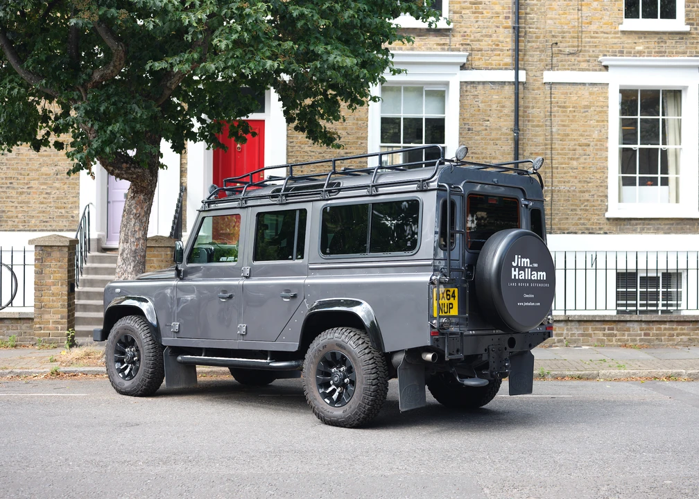 2014 Land Rover Defender 110 - Image 13 of 31