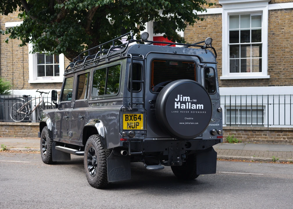 2014 Land Rover Defender 110 - Image 6 of 31