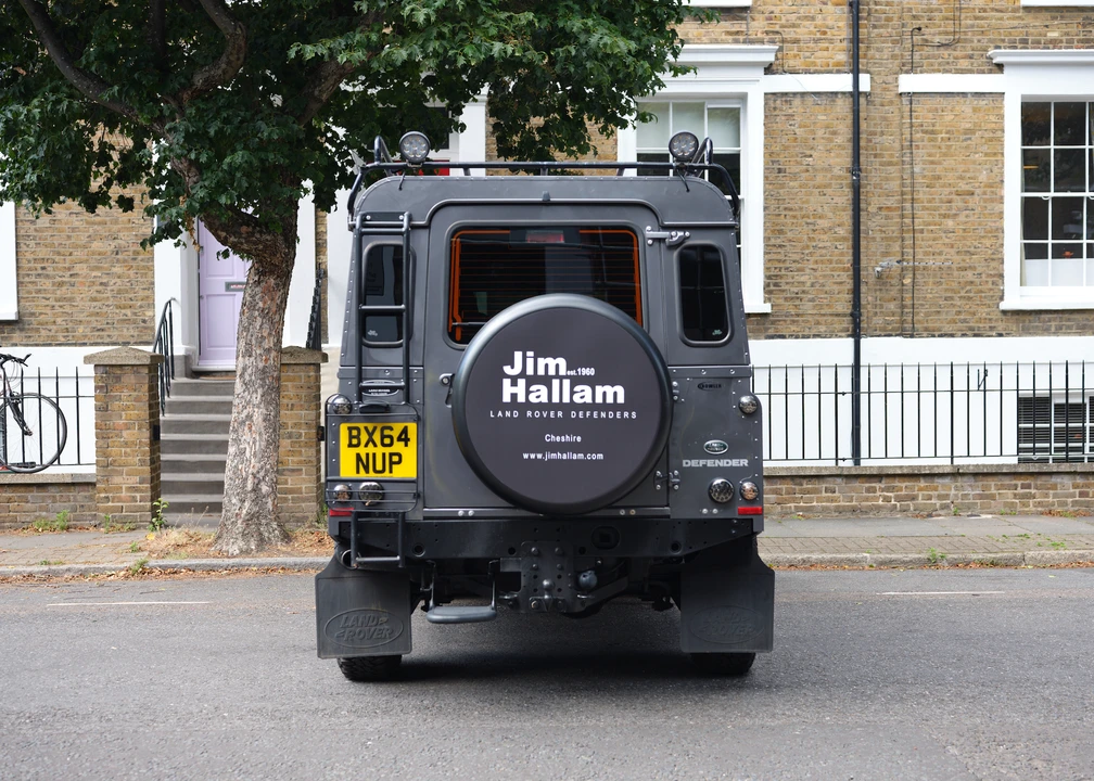 2014 Land Rover Defender 110 - Image 7 of 31