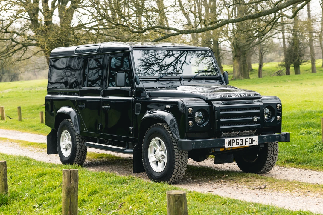 2014 Land Rover Defender 110 - Image 2 of 31