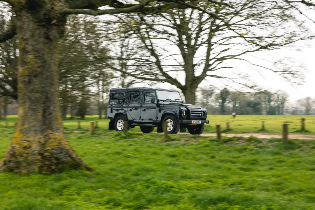 2014 Land Rover Defender 110 - Image 7 of 31