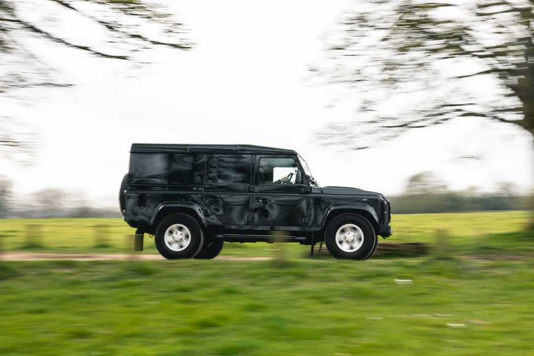 2014 Land Rover Defender 110 - Image 8 of 31