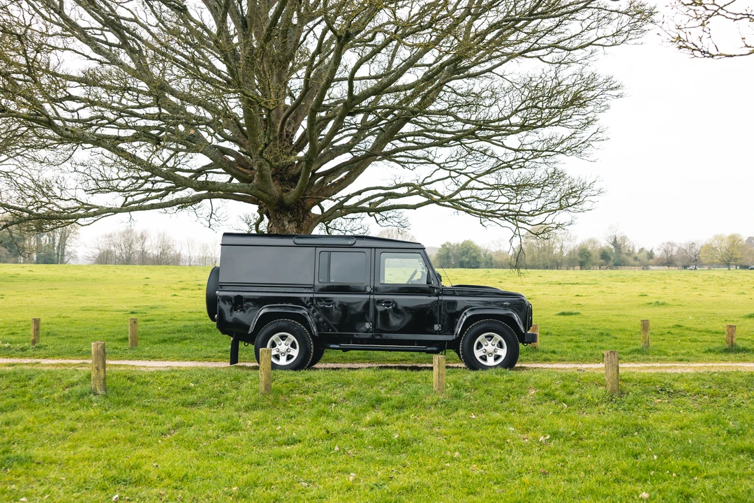 2014 Land Rover Defender 110 - Image 11 of 31