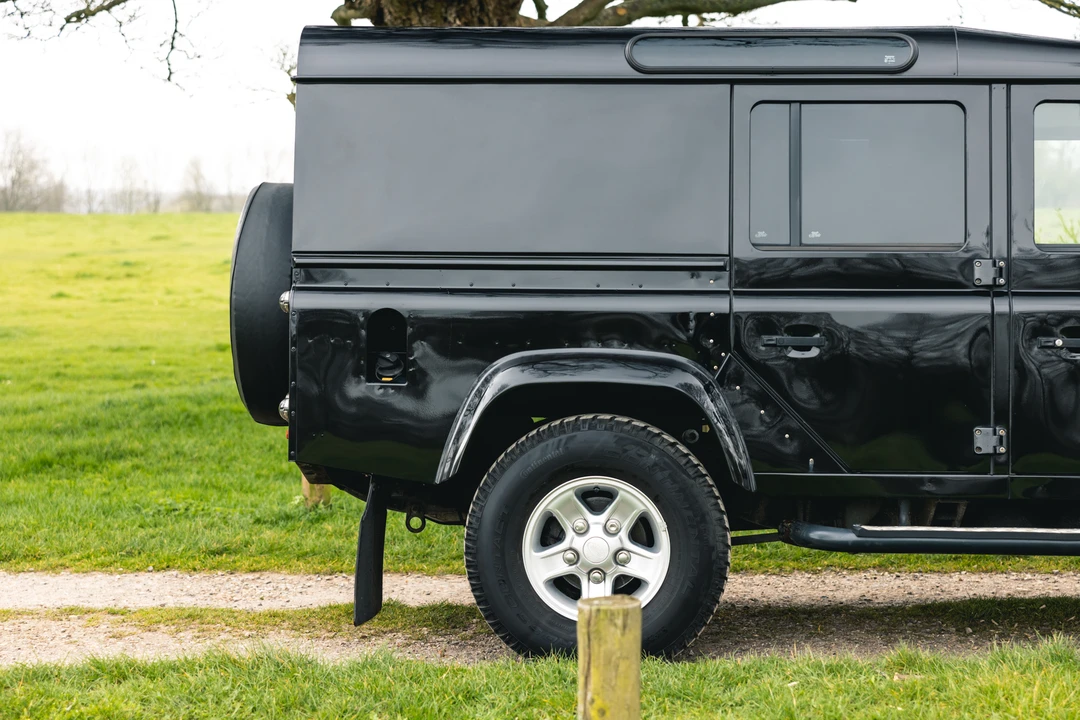 2014 Land Rover Defender 110 - Image 25 of 31