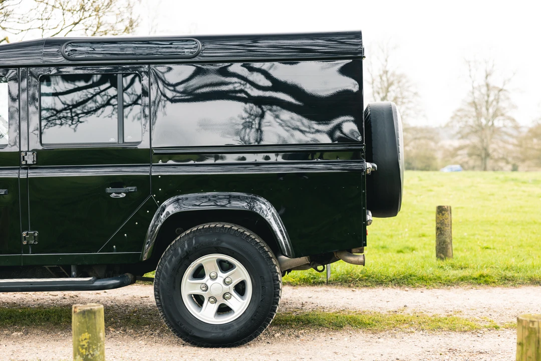 2014 Land Rover Defender 110 - Image 27 of 31