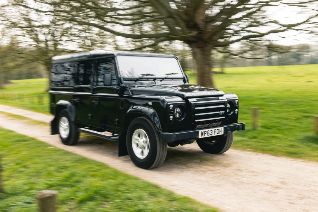 2014 Land Rover Defender 110 - Image 15 of 31