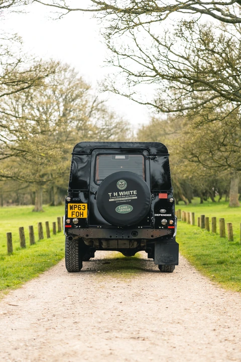 2014 Land Rover Defender 110 - Image 19 of 31