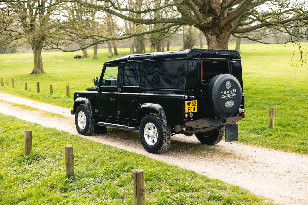 2014 Land Rover Defender 110 - Image 20 of 31