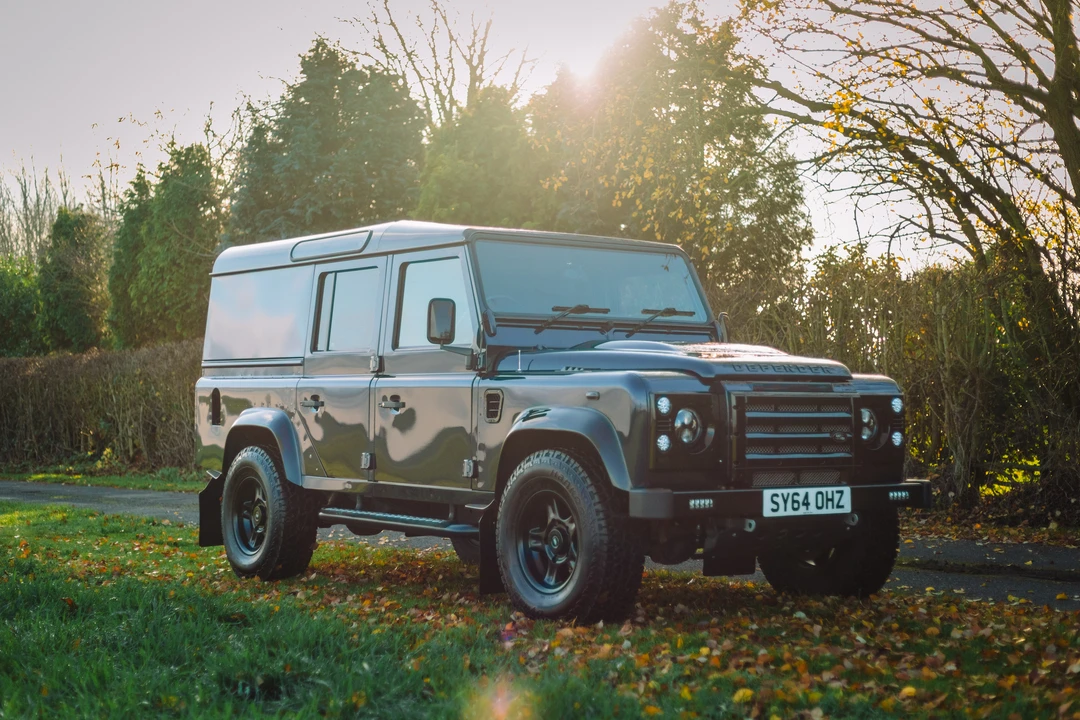 2014 Land Rover Defender 110 - Image 3 of 31
