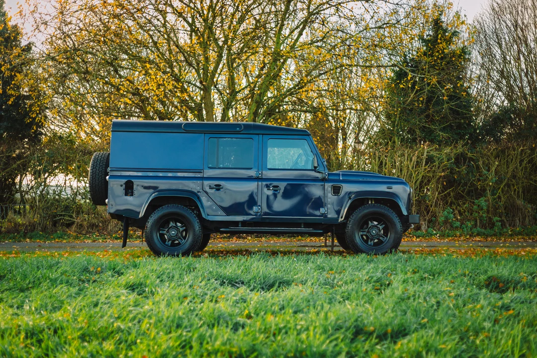 2014 Land Rover Defender 110 - Image 4 of 31