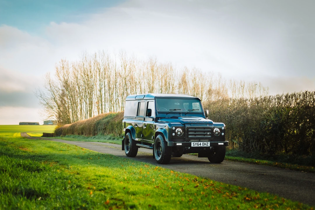 2014 Land Rover Defender 110 - Image 5 of 31
