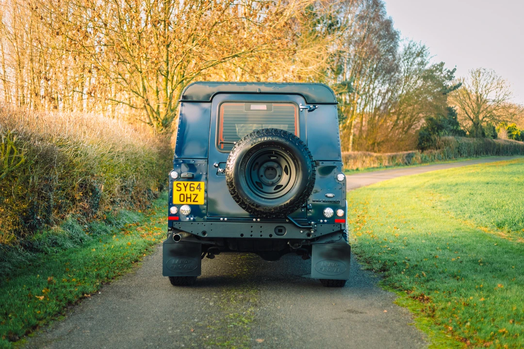 2014 Land Rover Defender 110 - Image 8 of 31
