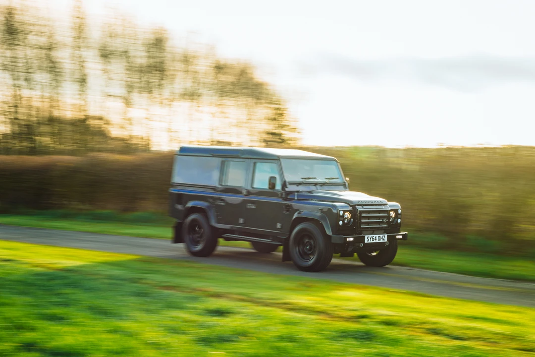 2014 Land Rover Defender 110 - Image 10 of 31