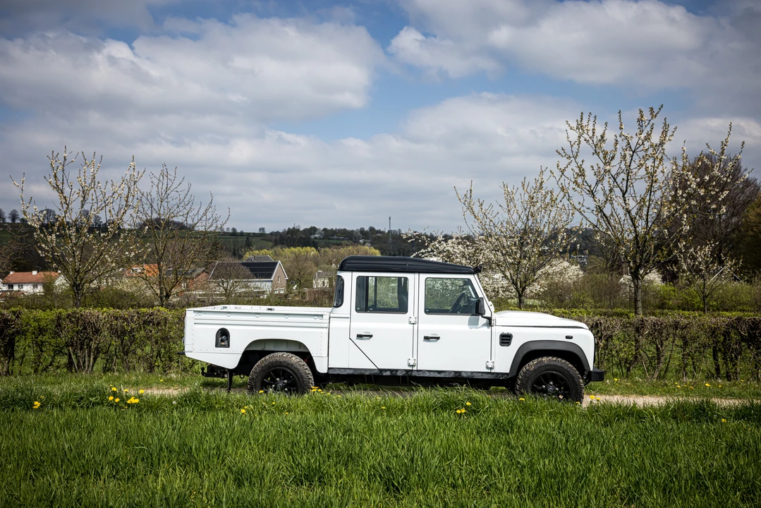 2014 Land Rover Defender 130 - Image 18 of 31