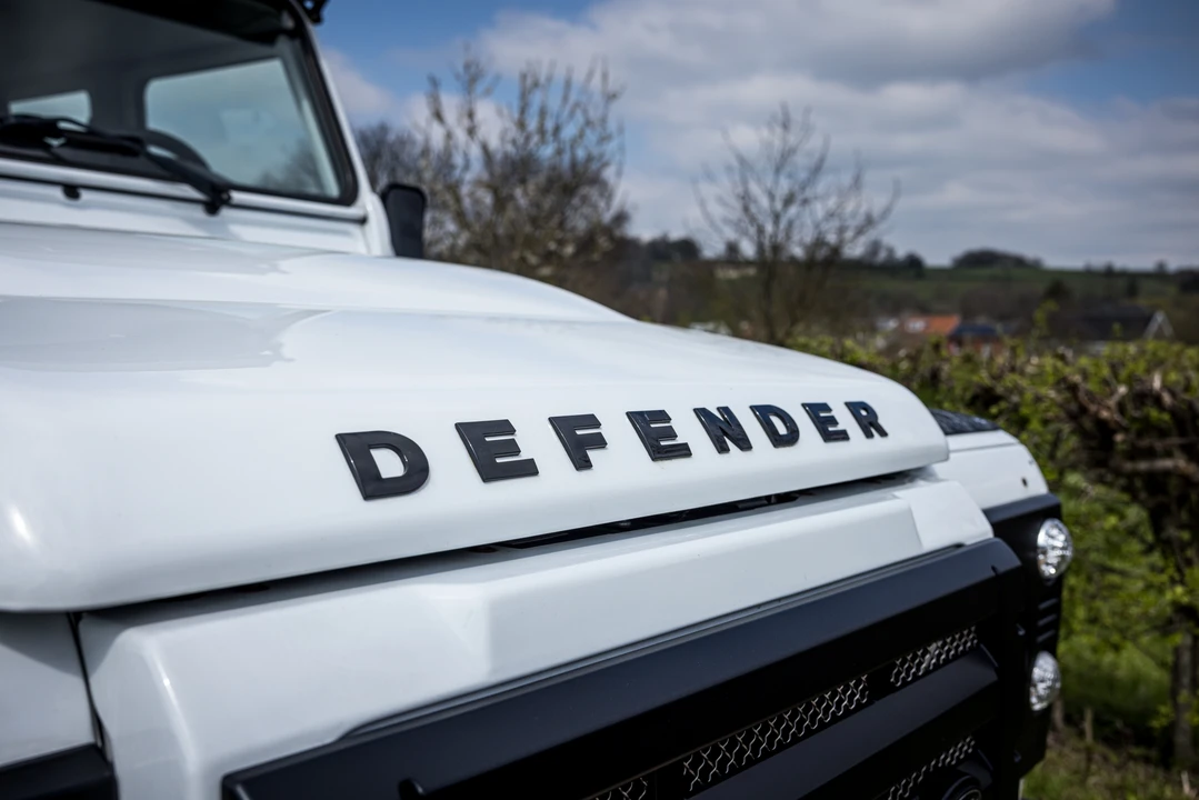 2014 Land Rover Defender 130 - Image 24 of 31